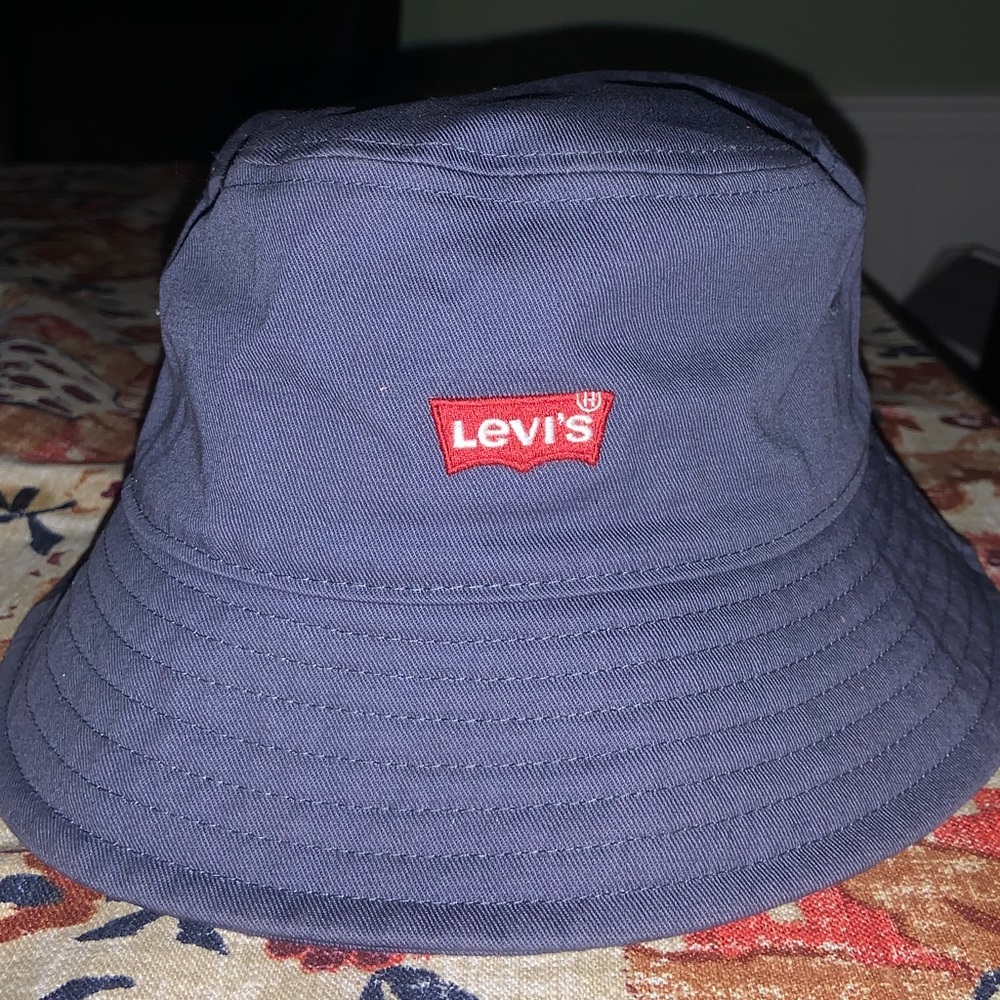 Levi Bucket Hat